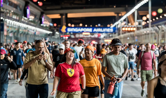 レース終了後は、サーキットウォークを(日曜日ゾーン1のチケット保持者限定)