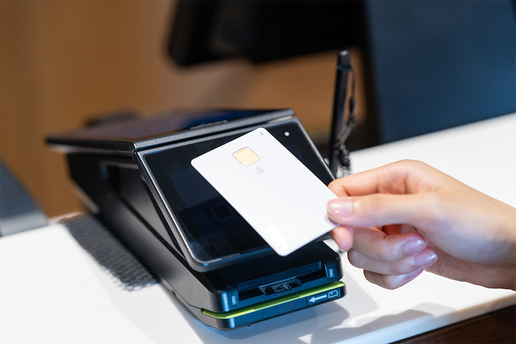 迷っているならまずお問い合わせを。出発30日前までキャンセル料0円、初期費用を抑えた2回払いも可能のイメージ