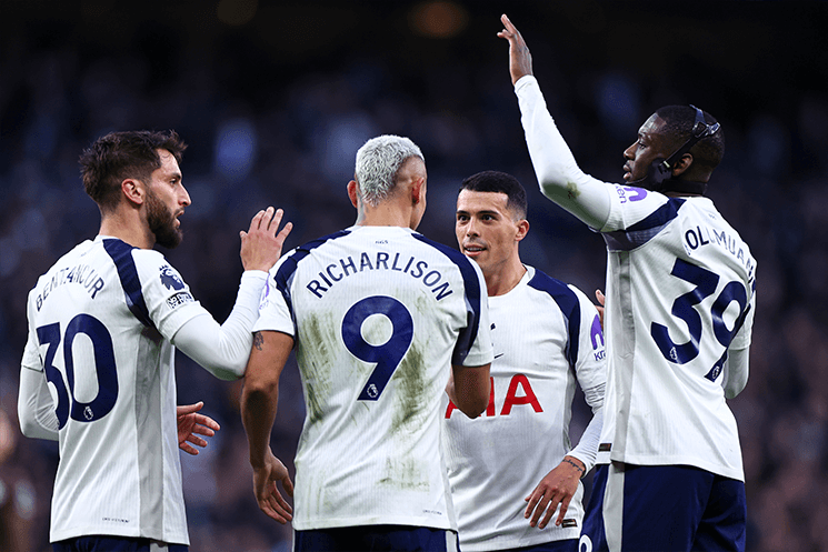 スパーズとパートナーシップ契約を締結しました。