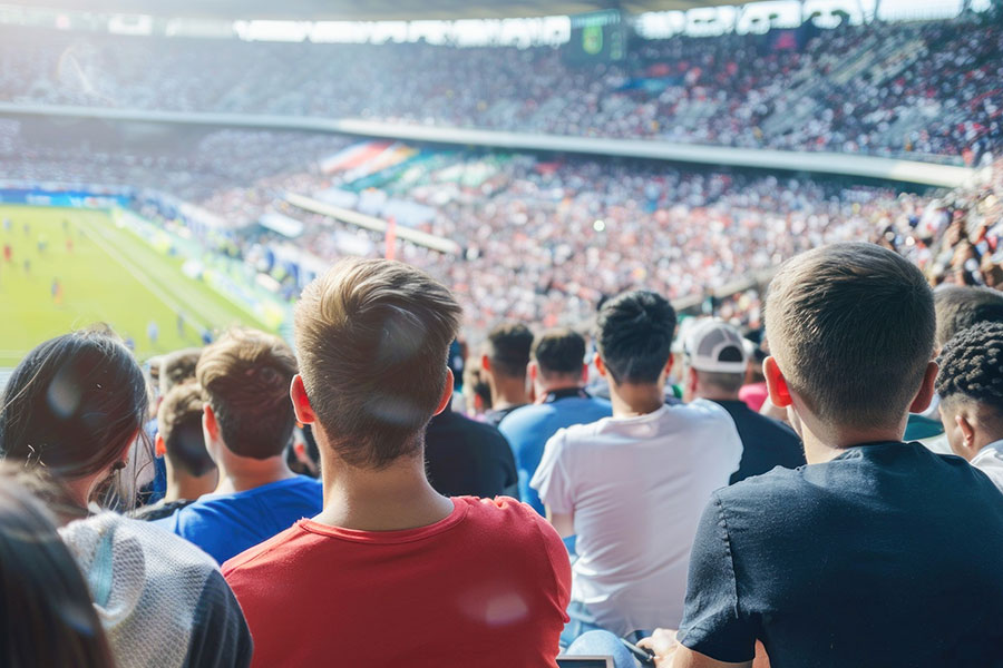 サッカーを楽しむ人たち